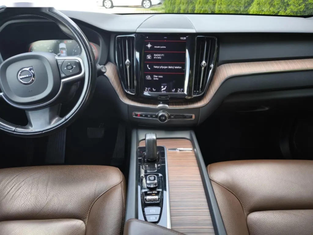 Volvo XC60, 2.0i B5 AWD Momentum Pro - 15