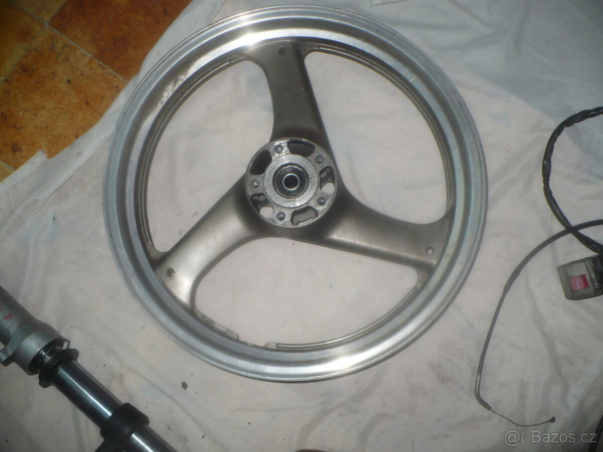 suzuki Gsx 600/750 f r. 95/00 -díly - 15