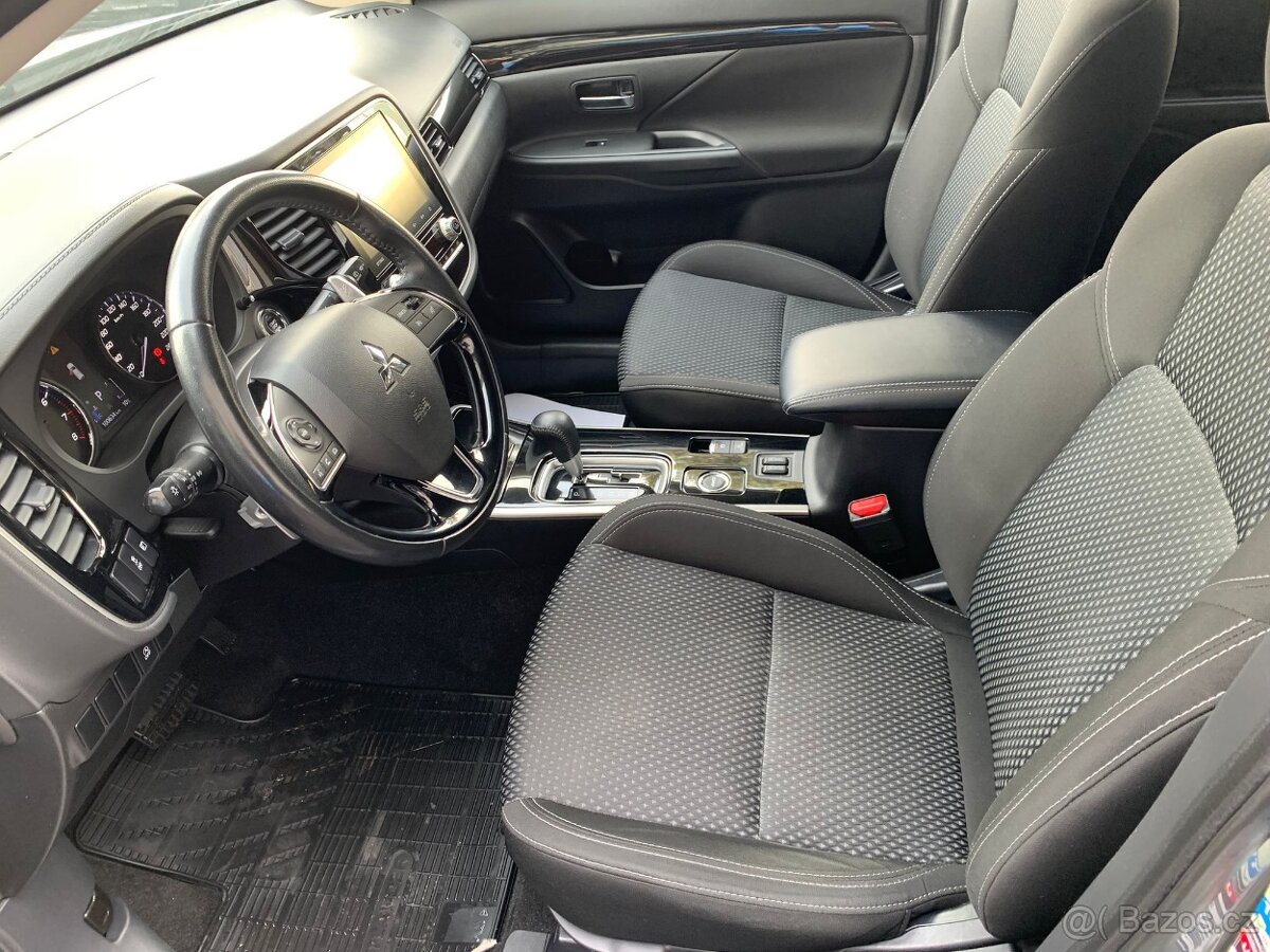 Mitsubishi Outlander 2,0 MIVEC Intense+ CVT 4WD - 15