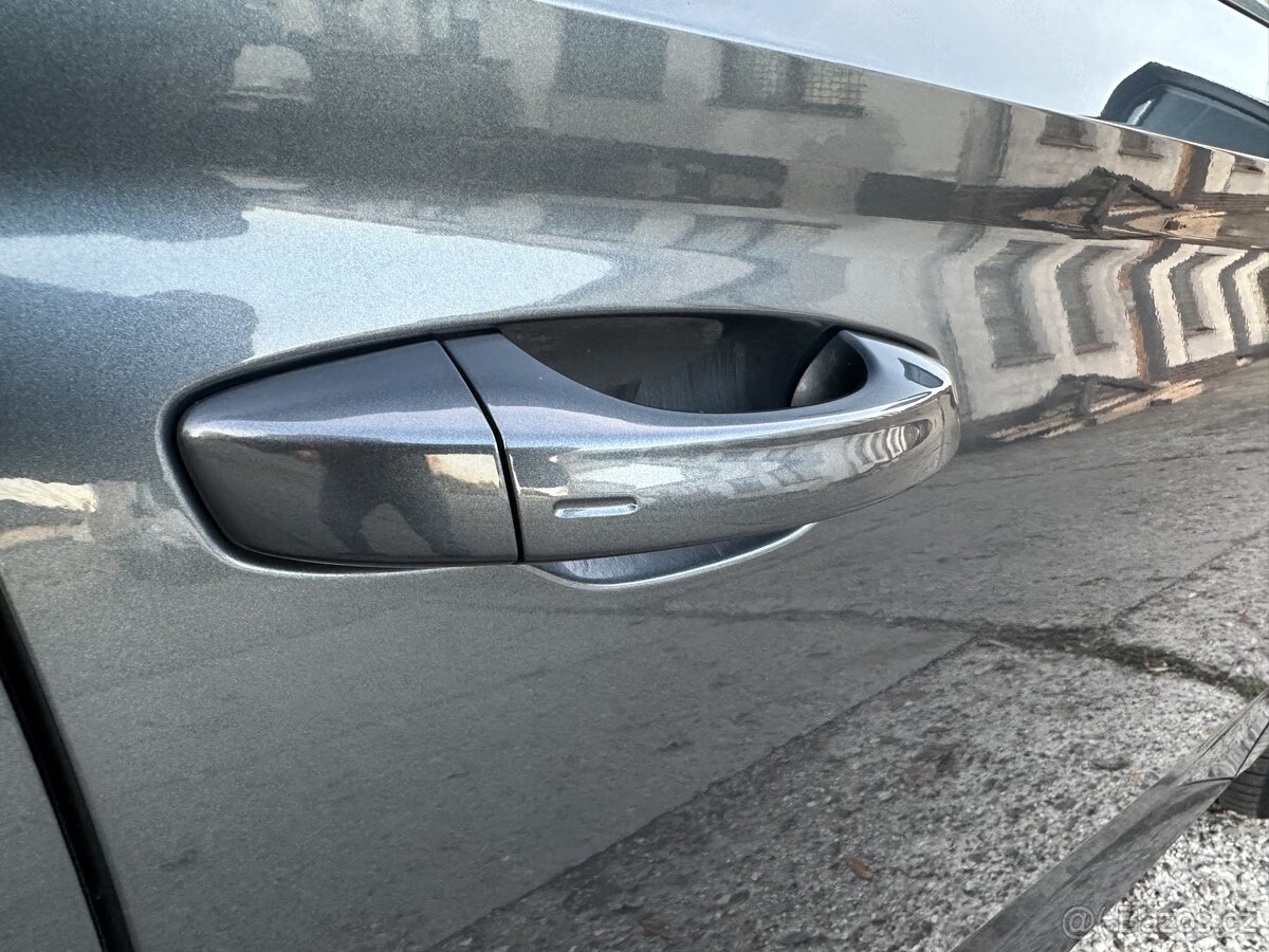 Škoda Superb 2.0 TDI 110kW DSG, rok 5/2016, servis Škoda - 15