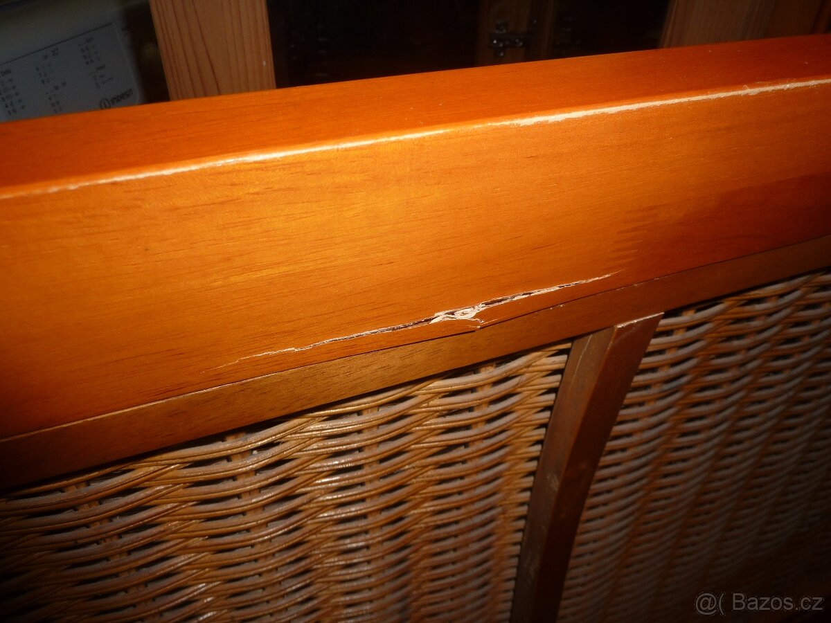 Dřevěná manželská postel 180 x 200 cm - 15