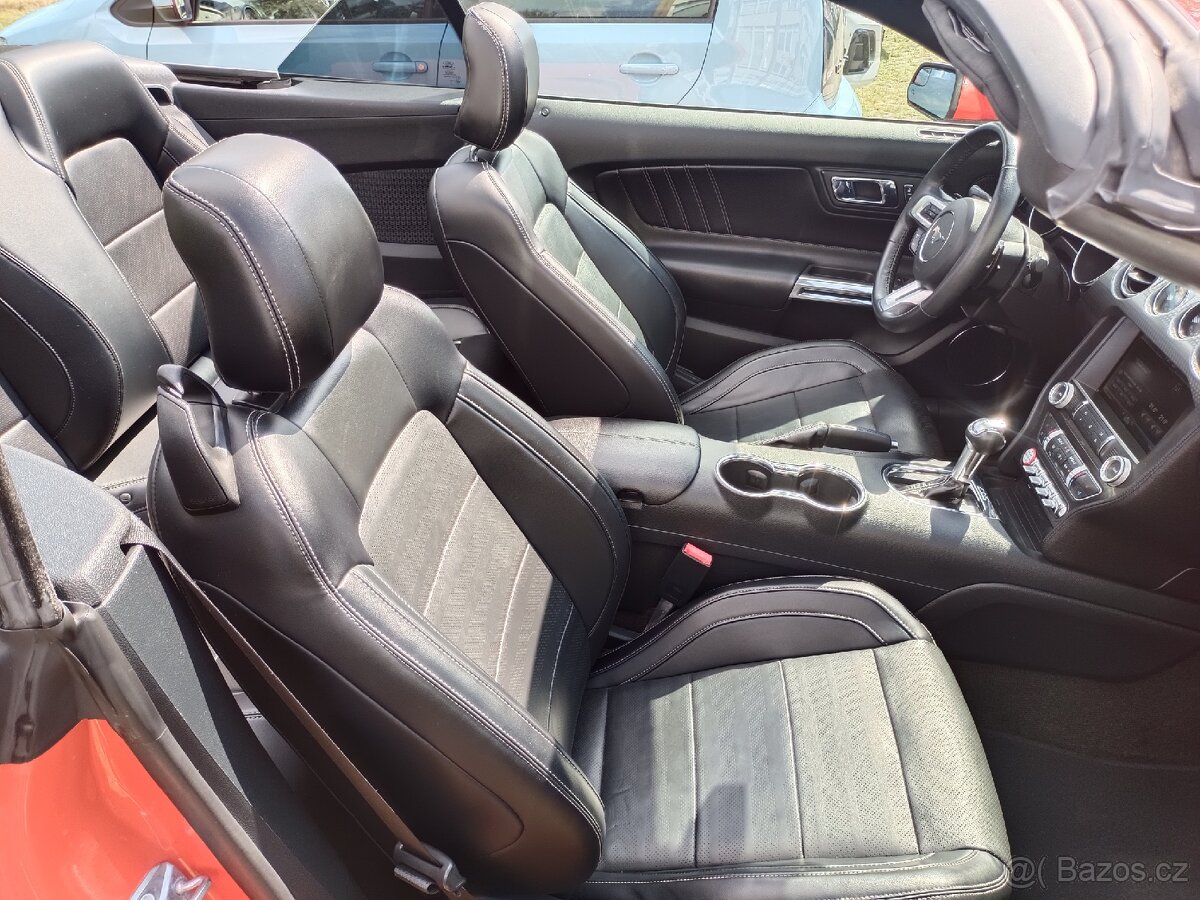 Ford Mustang cabrio - 15