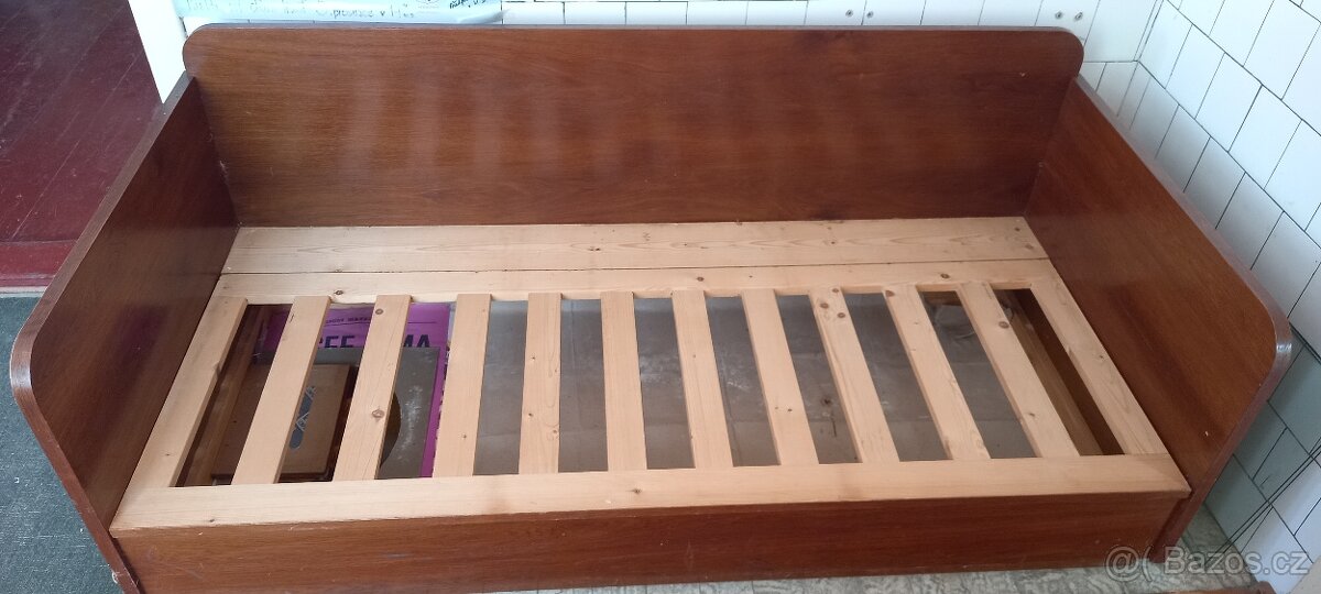 Starožitný nábytek - 15