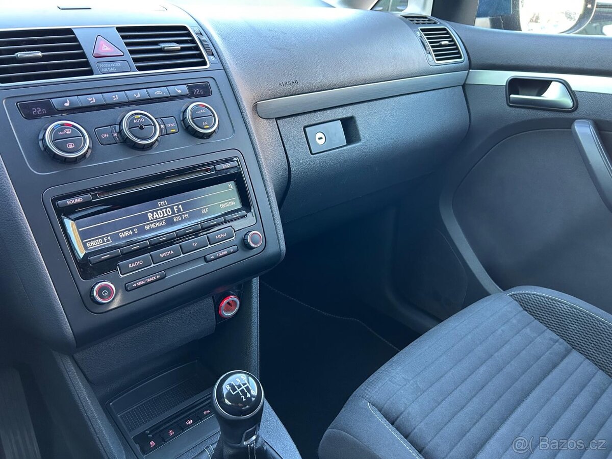 Volkswagen Touran, 2.0 TDi 103KW 7MÍST SERVISKA - 15