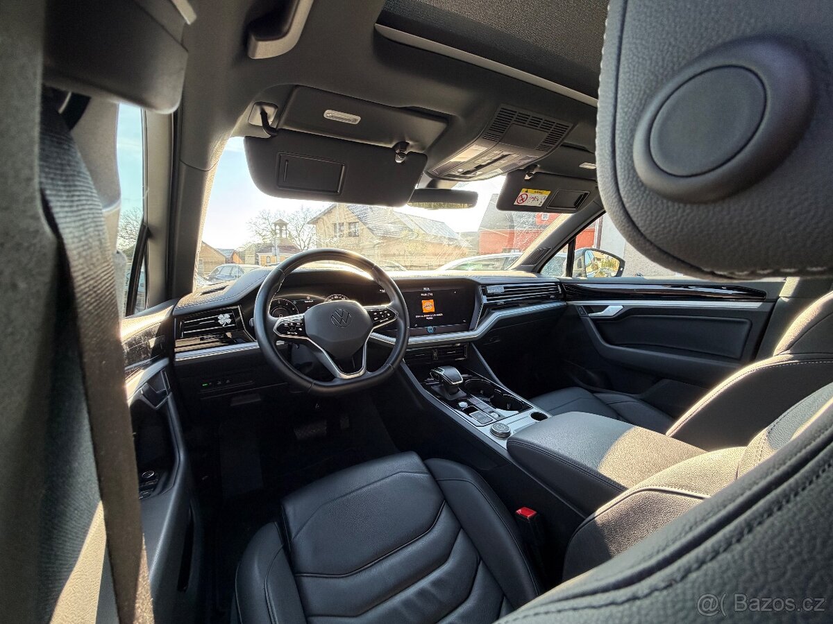 VW Touareg 3.0TSi V6 E HYBRID 2022 - MAX VÝBAVA - DPH - 15