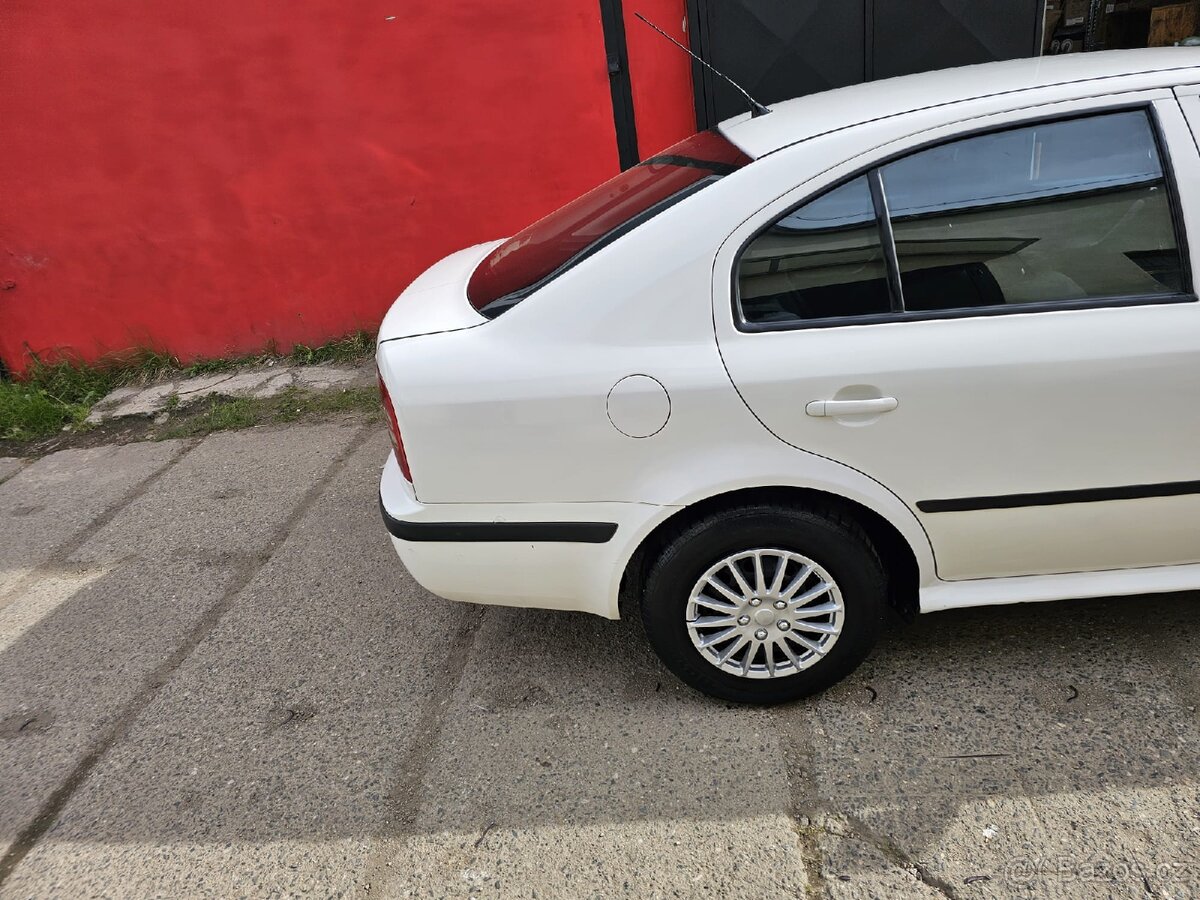 ŠKODA OCTAVIA 1,6 BENZIN - 15