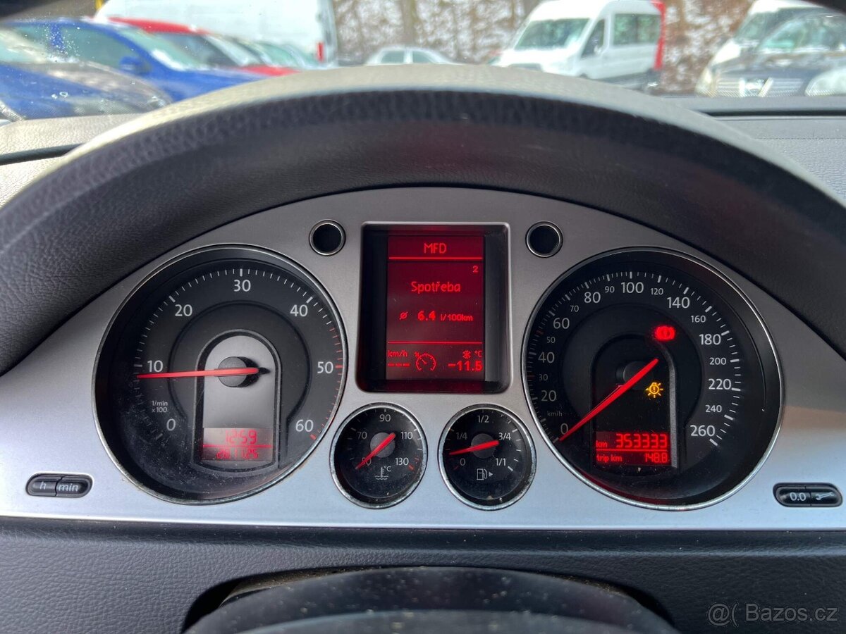 Volkswagen Passat Combi 2.0 TDI 103kW STK 9/27 klima tažné - 15