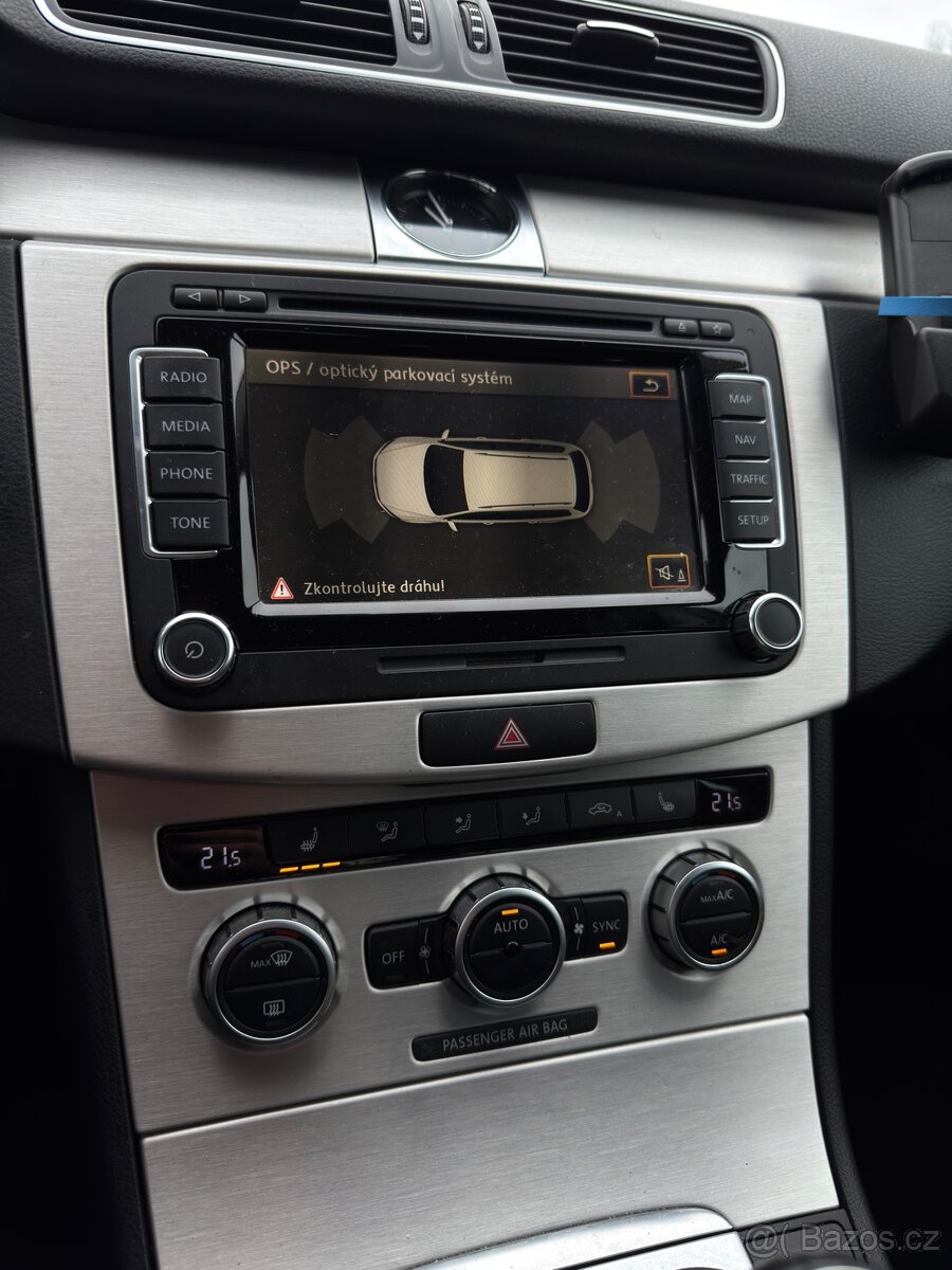 Vw Passat B7 2.0 TDI 103kw Highline/ alcantara/ kamera - 15