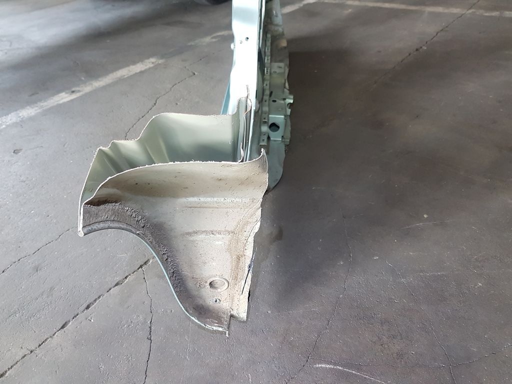 Výřez karoserie, levý práh Škoda Fabia II - 15