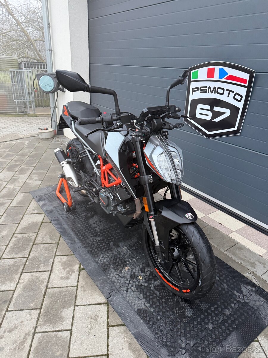 KTM Duke 125 rok 2022 - 15