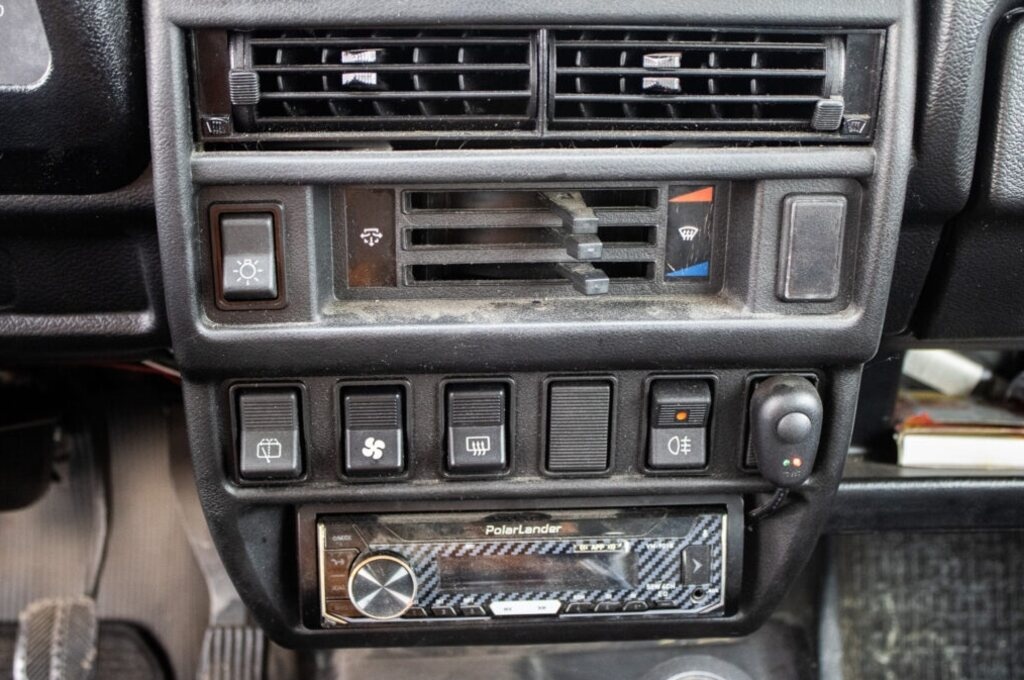 Lada Niva 61kW (2015) - 15