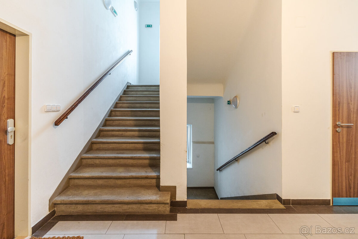 Pronájem, byt 2+kk, Plzeň - centrum, ul. V Šipce - 15