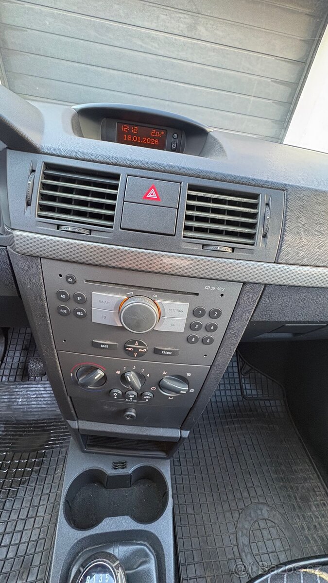 Prodám Opel Meriva 1.3 cdti, serviska, po servisu, nová STK - 15