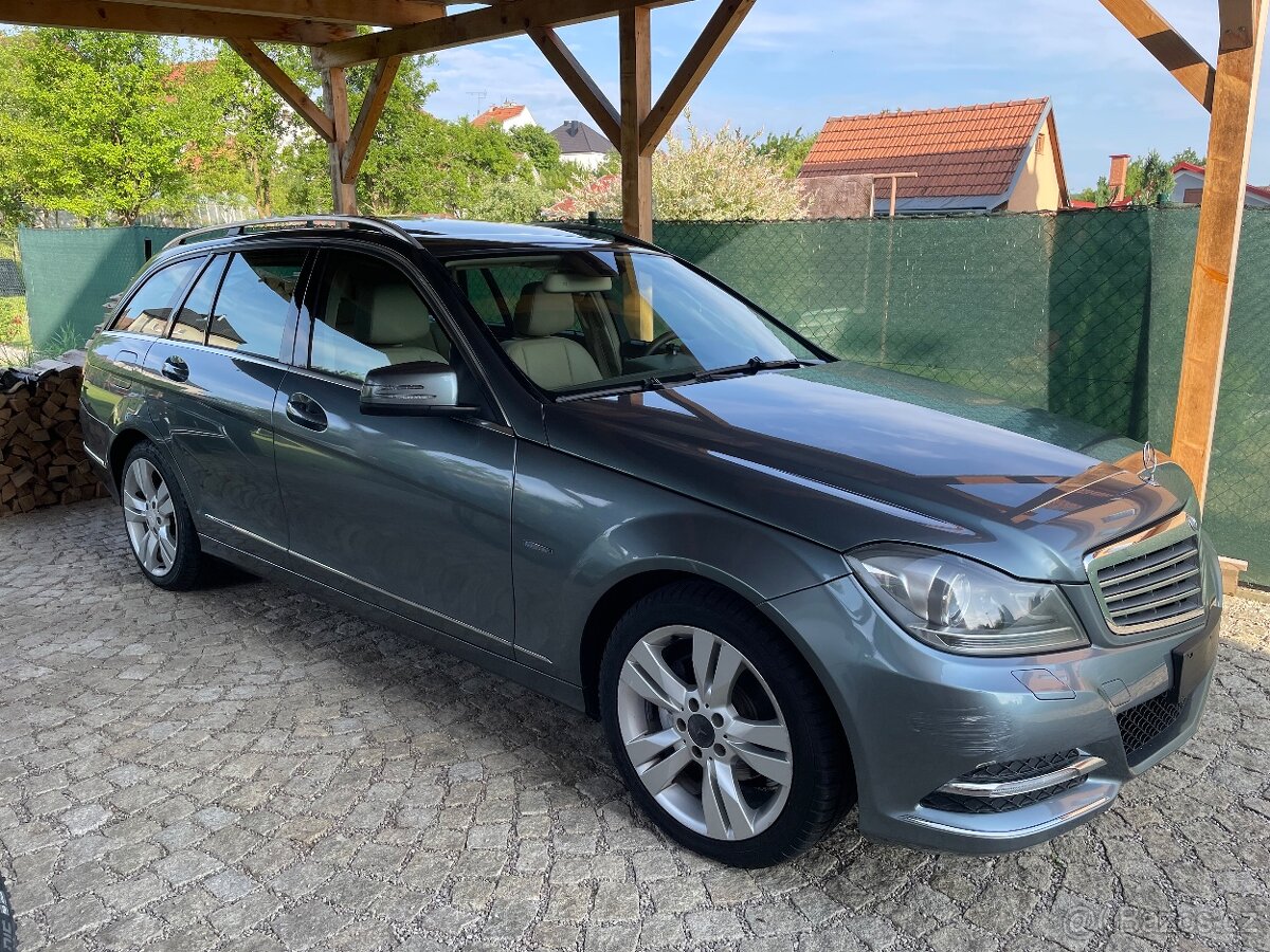 Mercedes-Benz C200 2.2 CDI Elegance W204 - 15