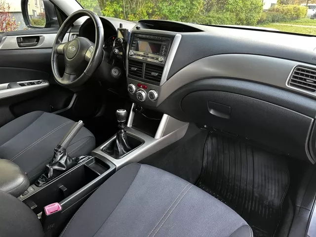 Subaru Forester SH 2.0 D 108kW 4x4 SUV ALU kola Tažné 2 tuny - 15