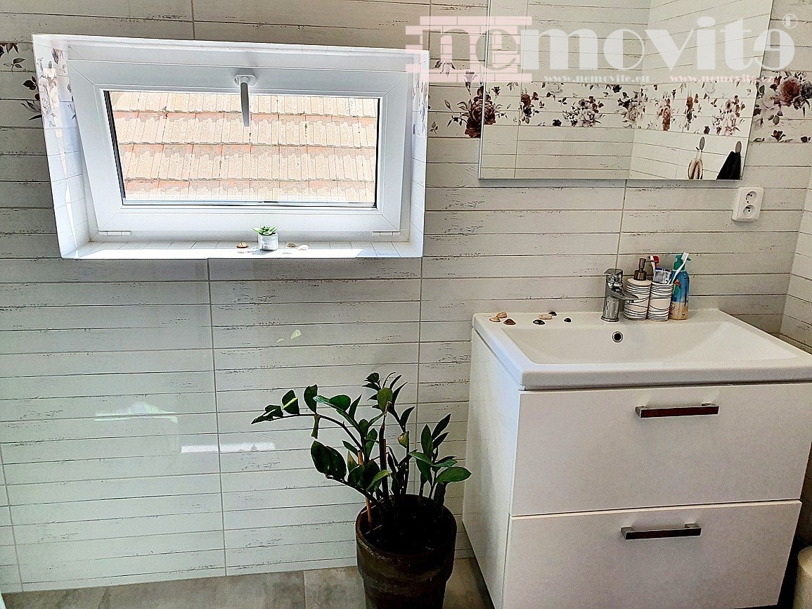 Exkluzivně nabízíme na prodej rodinný dům s dvěma bytovými j - 15