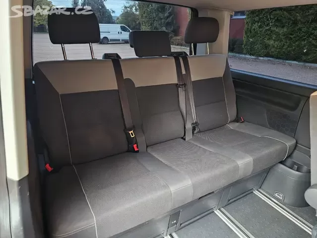 VW Multivan T5 2.0 TDI 103kW,7.sedadel,Webasto,Tažné,Navi,Te - 15