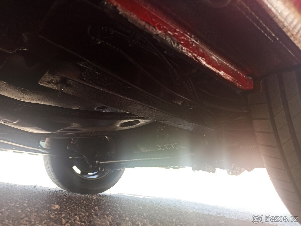 VW CADDY LIFE, 1,9 TDi, 77kW, rodinné auto - 15