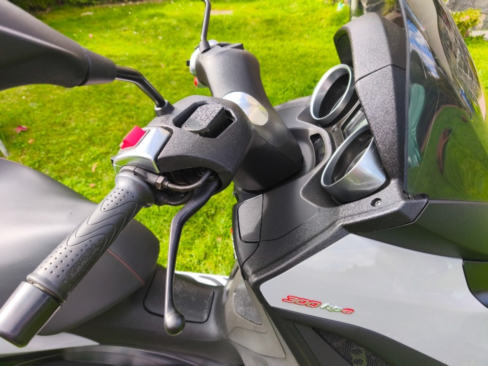 Piaggio MP3 300 LT Sport HPE (2020) TOP stav, po servisu - 15