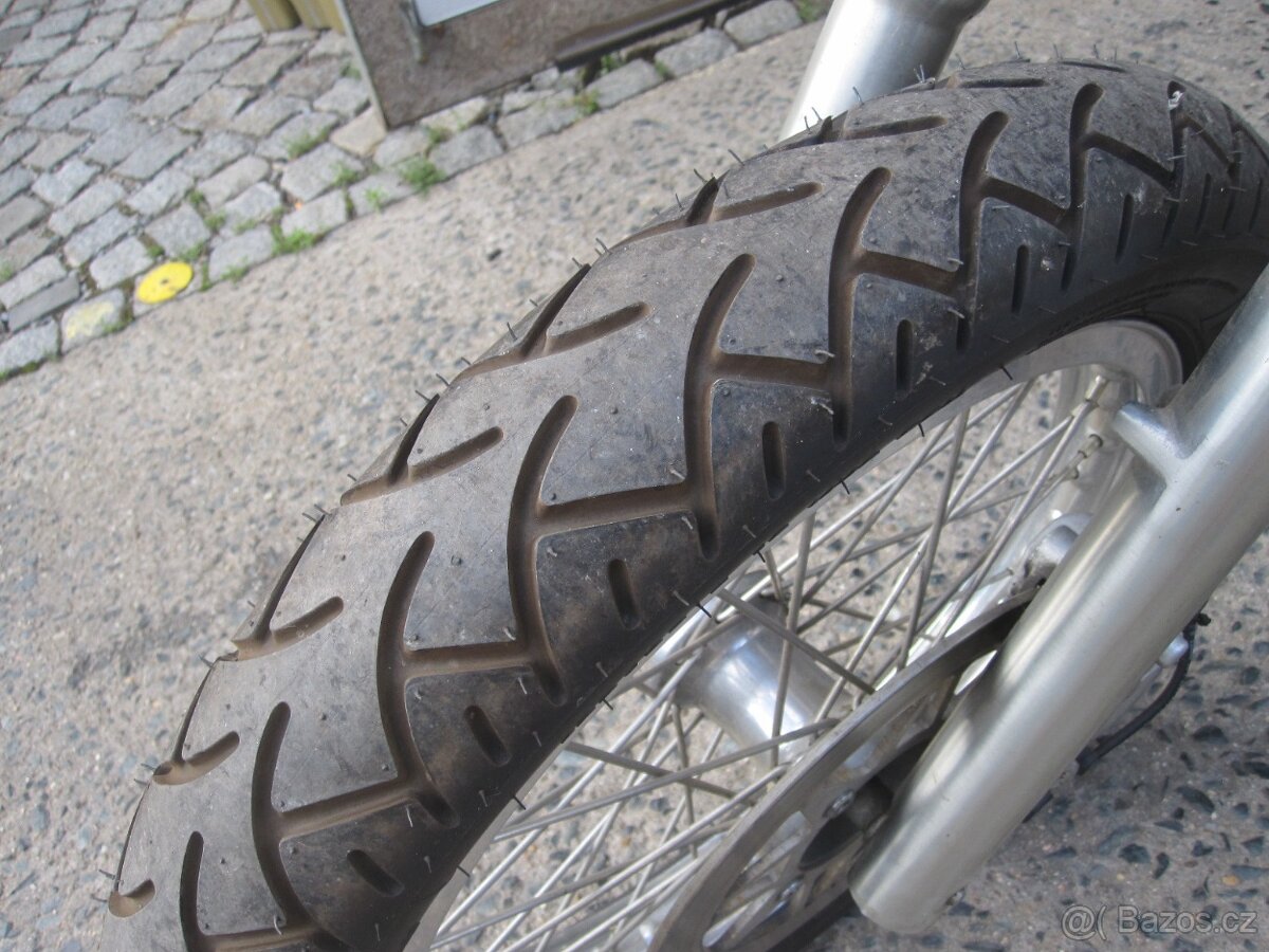 Suzuki LS 650 Savage - 15