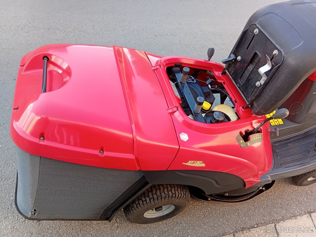 Prodám zahradní traktor Castelgarden XF130 12.5Hp - 15