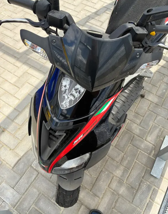 Aprilia SR 50 R, rok 2011 skůtr - 15