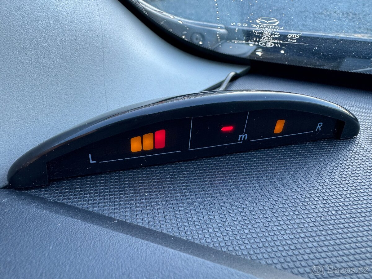 Mazda 5 1,8 i,16V,85kW,7 míst - 15