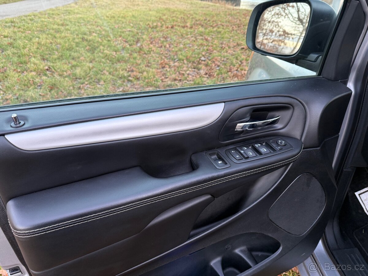 Dodge Grand Caravan - 15
