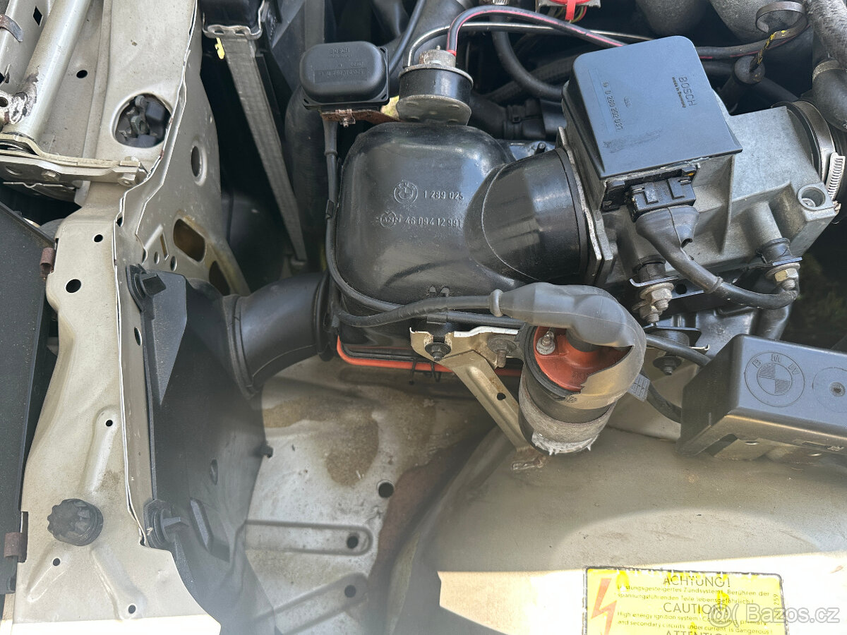 BMW 3 E30 sedan 320 i M20 1983 - 15