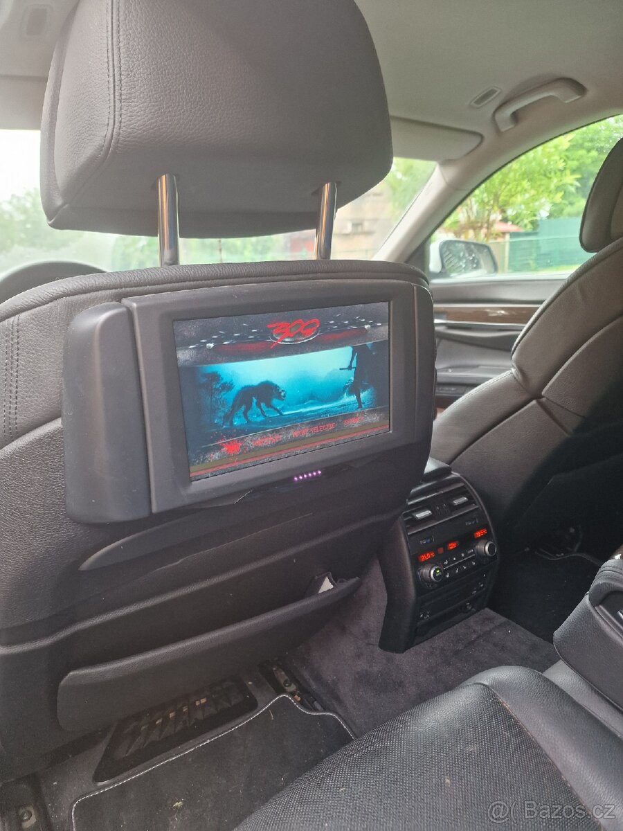 BMW 750i 4.4 V8 bi-turbo F01 2009 - 15