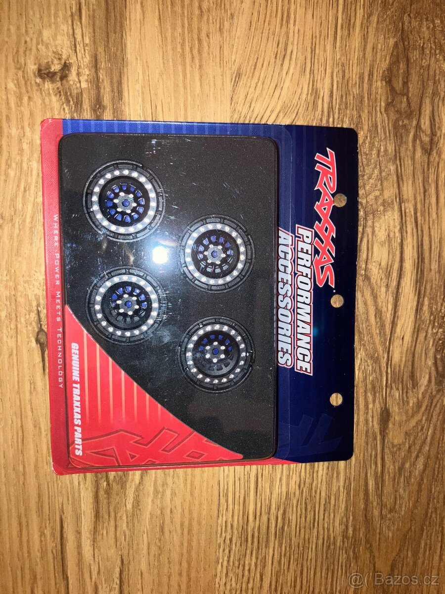 Díly na autíčka TRAXXAS - 15