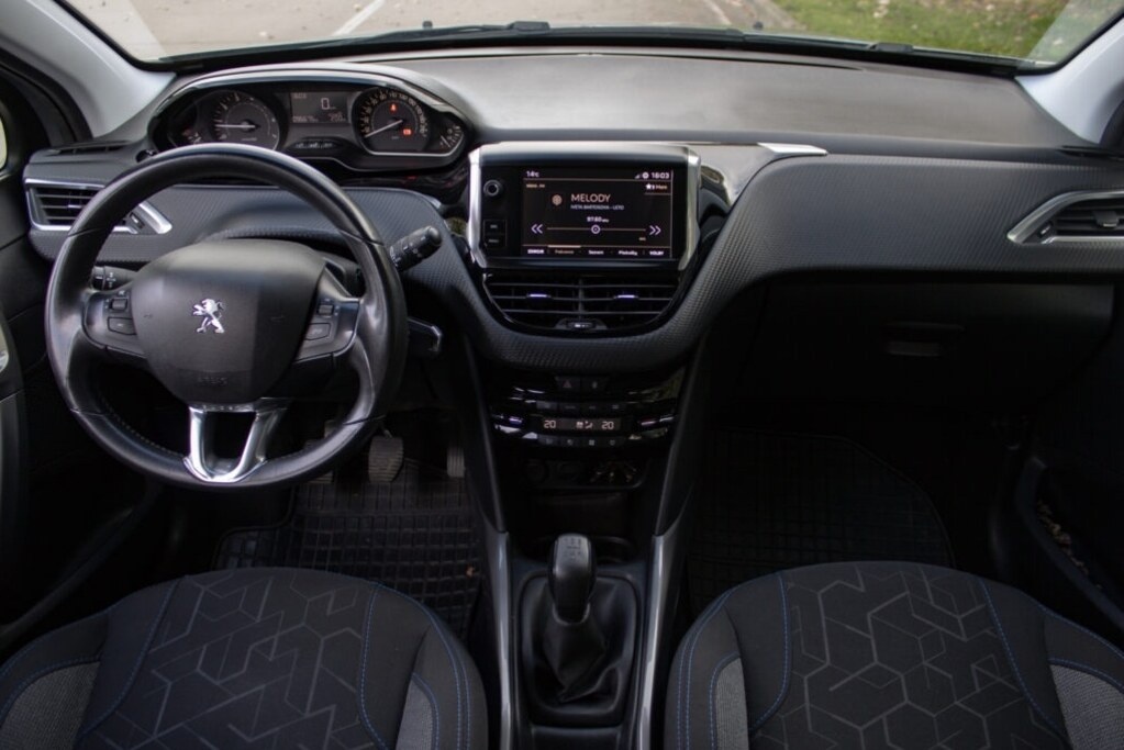 Peugeot 2008 1.2 PureTech Style - 15
