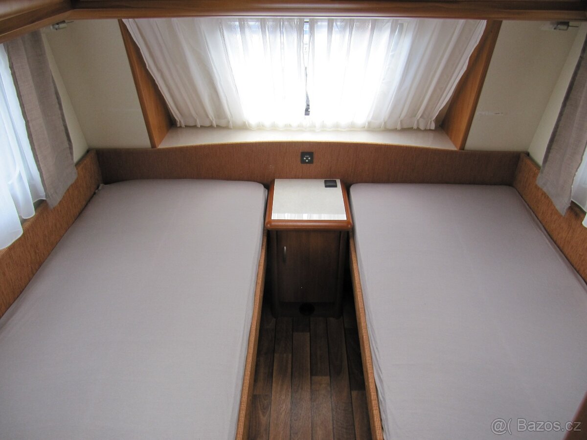 Prodám karavan Hobby 495 UL,r.v.2008 + mover + předstan. - 15