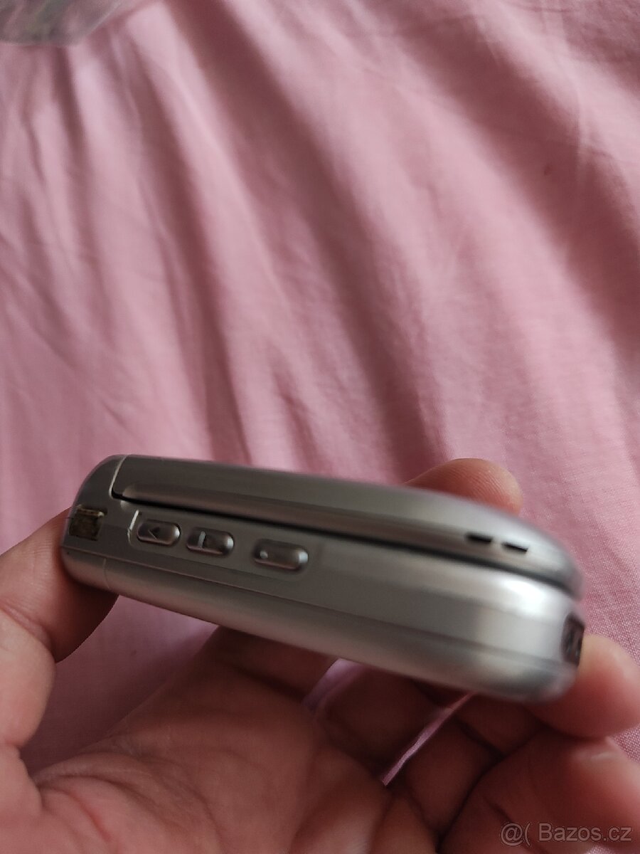 Motorola v220 zánovní - 15