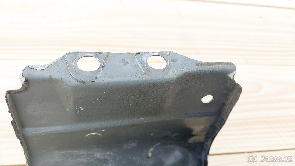 HYUNDAI i20 Blatník PP černý - 15