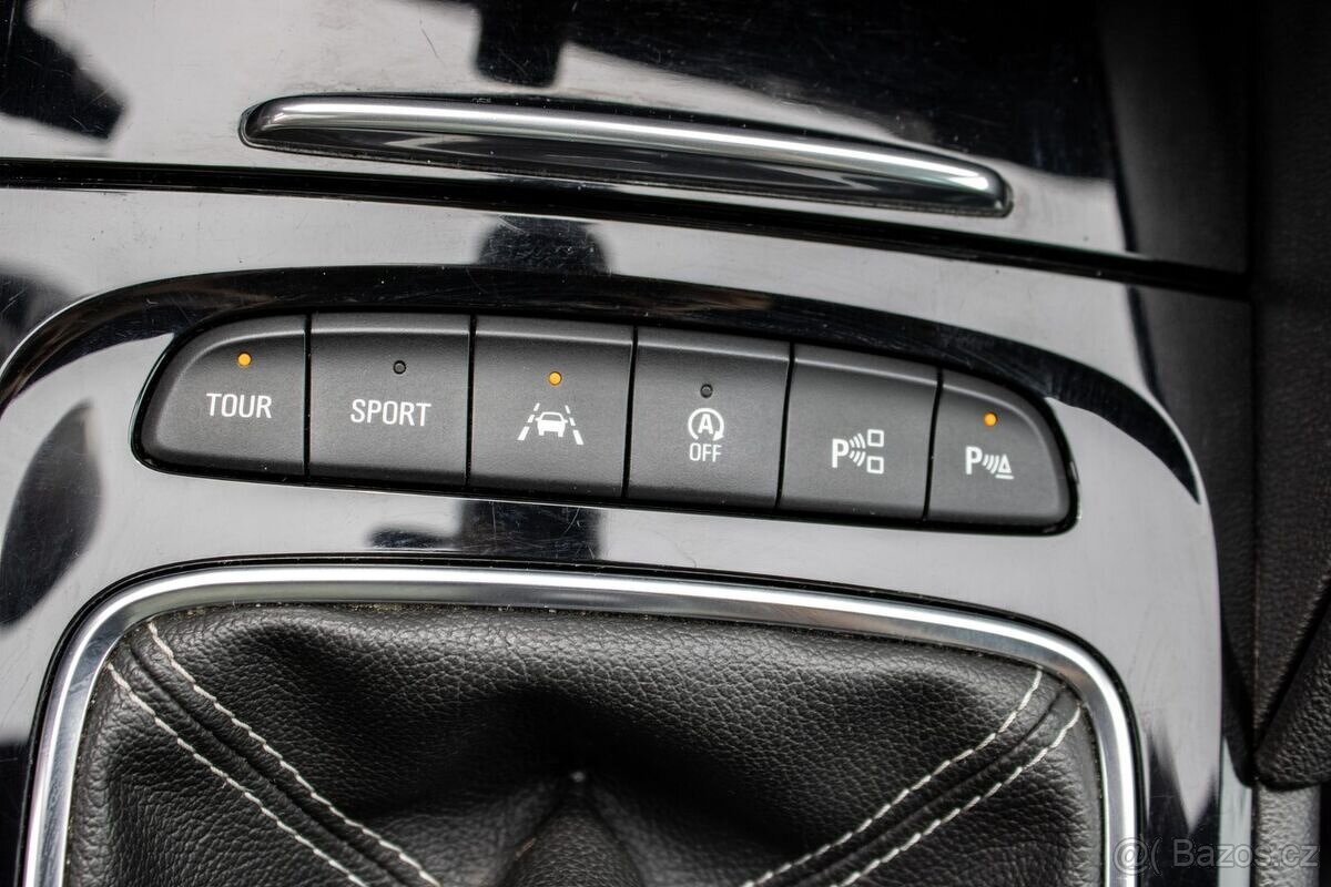 Opel Insignia ST 1.6 CDTI / 100kW / M6 / 2018 - 15