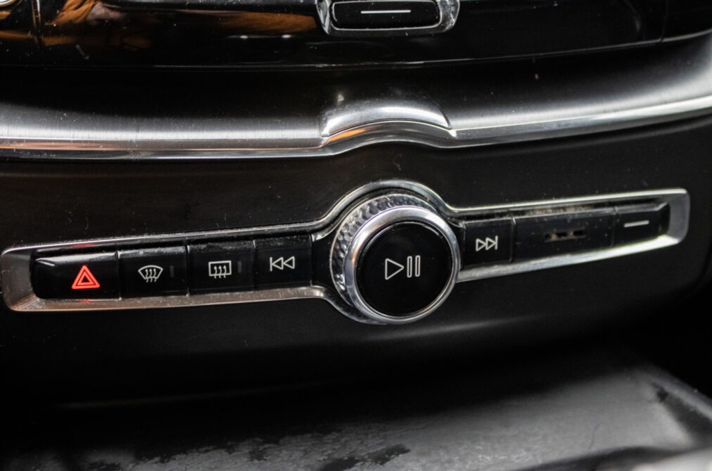 Volvo XC60 D4 Momentum, 140kW (2019) - 15