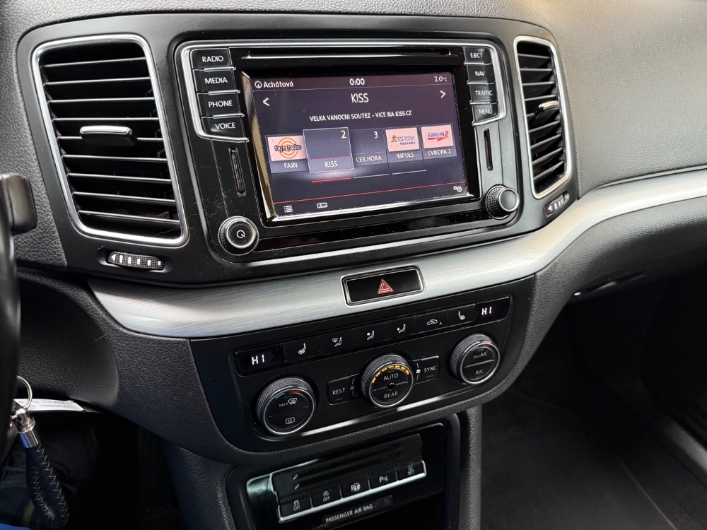 VW SHARAN 2.0 TDI 110KW 7MÍST NAVI PARKPILOT WEBASTO OPCPARK - 15