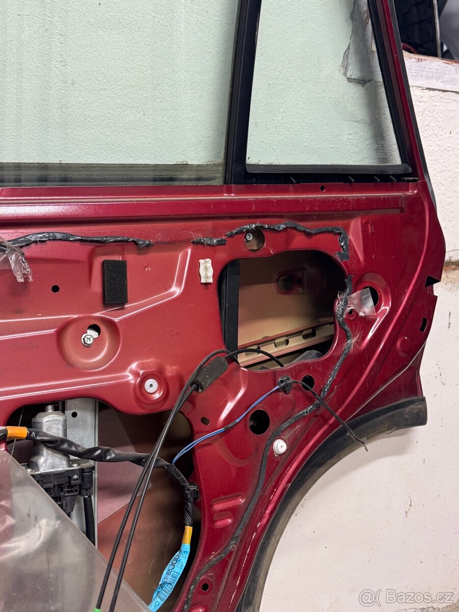 Suzuki Grand Vitara 3 2005-08, pravé dveře - 15