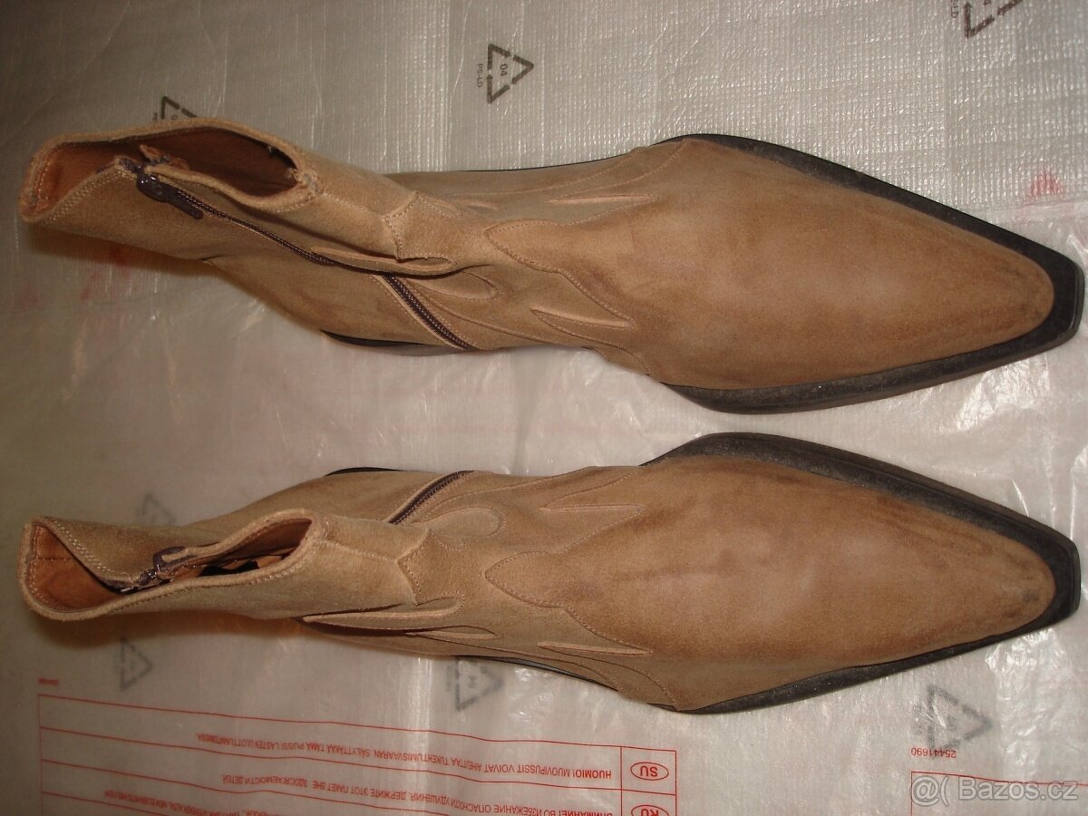 Philips FW-C38 repro, vysavač Siemens, kožené boty koně - 15