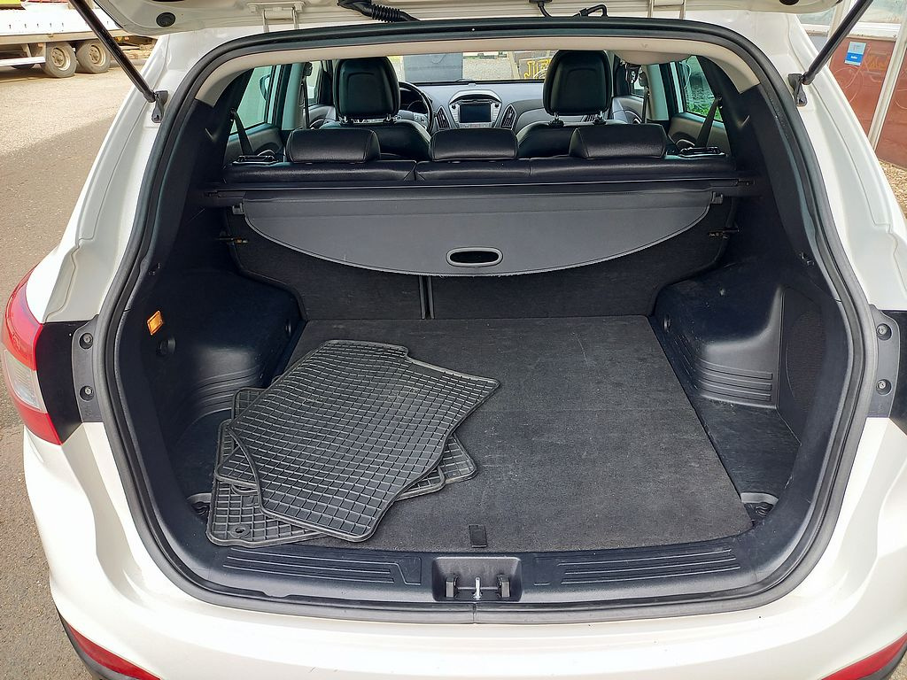 Hyundai IX35 2.0CRdi 100kw 4x4+klima+alu.kola+ČR - 15