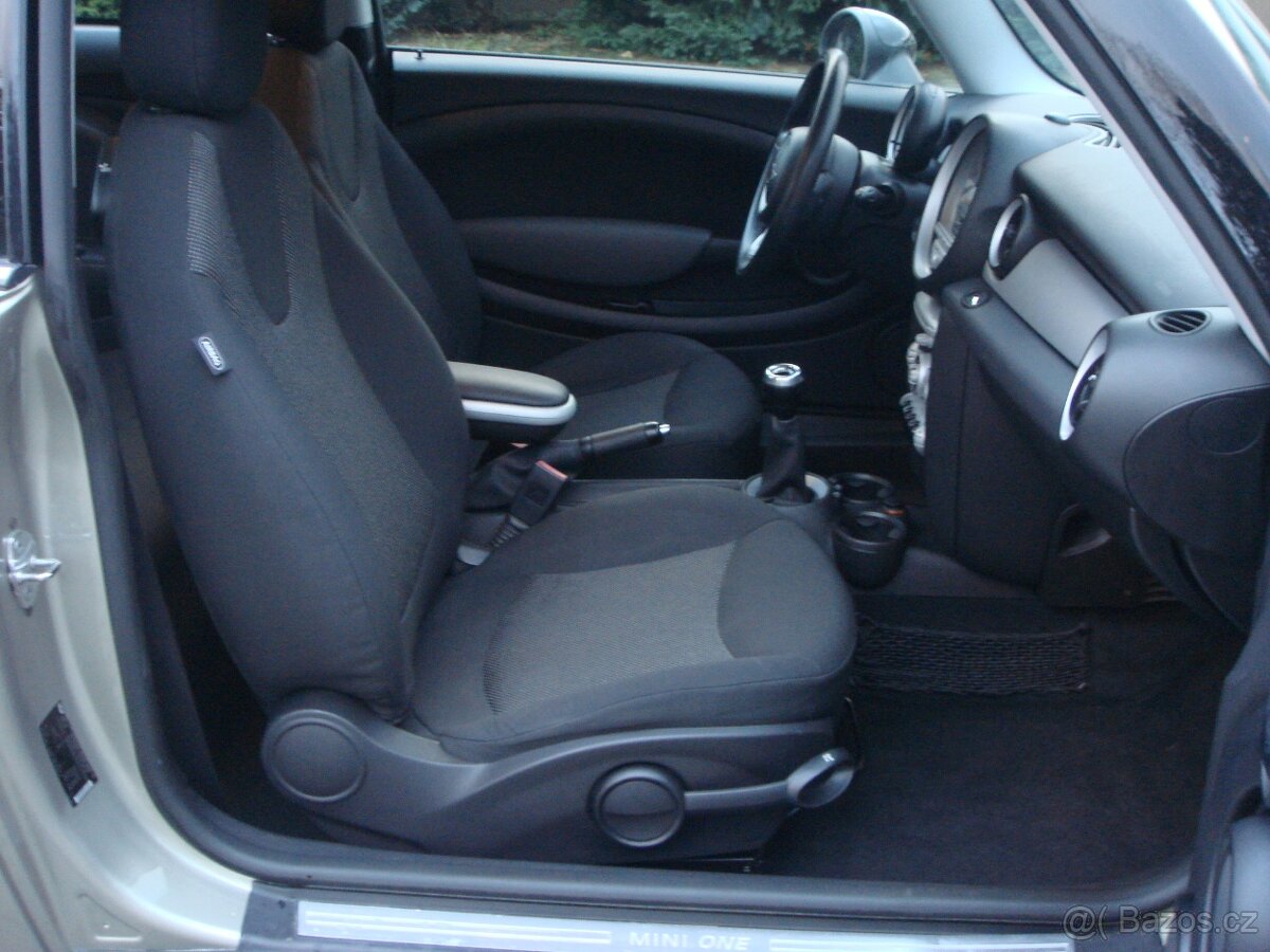 Mini Cooper R56 1.4i 70kw 2009 133tkm - 15