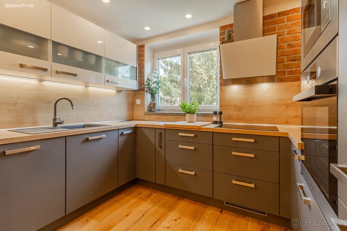 Pronájem bytu 2+1 65 m², Čéčova 34, České Budějovice 3 - 15