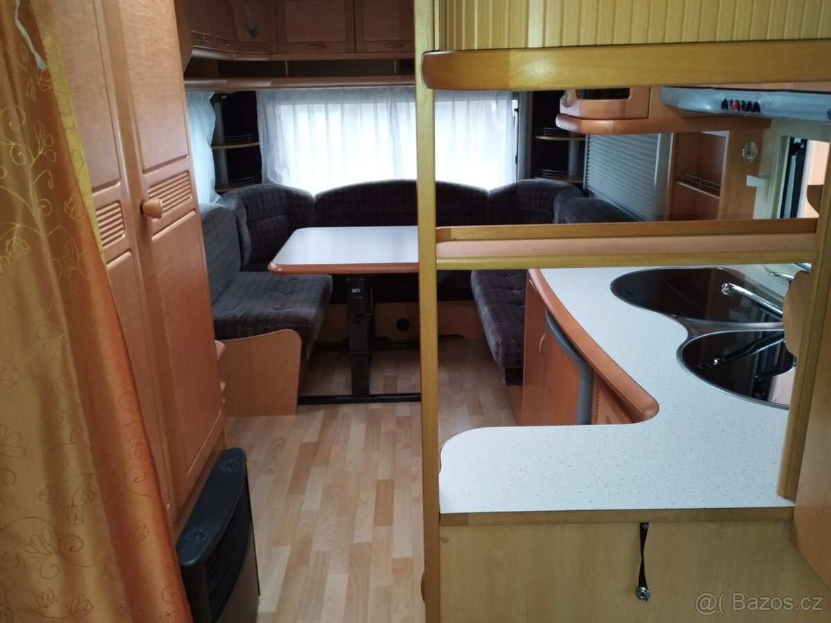 HOBBY 540UFe č.242. Pro 4. Fr. postel. Sprcha. Rok 2006 - 15