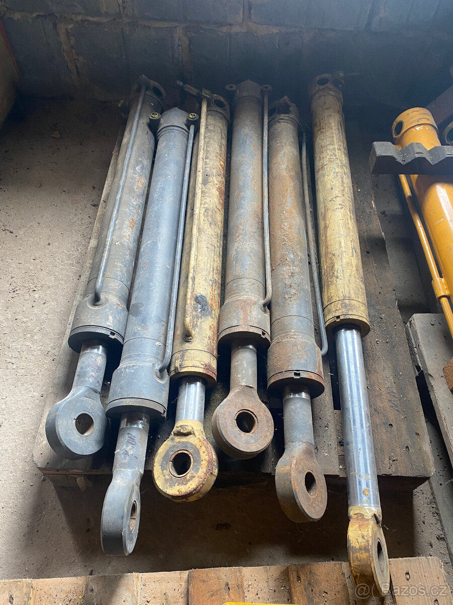 Náhradní díly Menzi Muck - 15