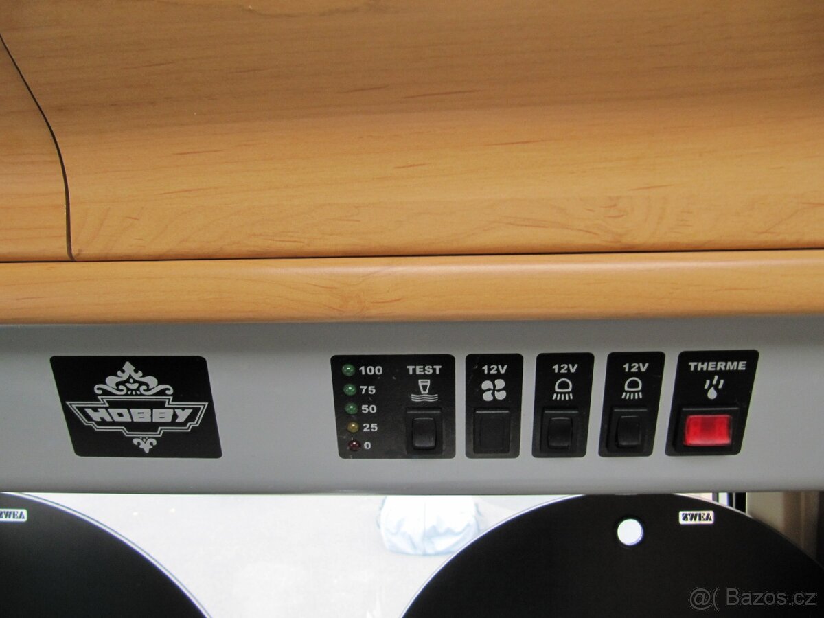 Prpdám karavan Hobby 495 UF,r.v.2002 + předstan + nosič kol. - 15