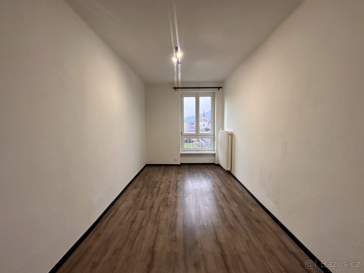 Pronájem prostorného bytu 3+1 Lovosice, ulice Terezínská - 15