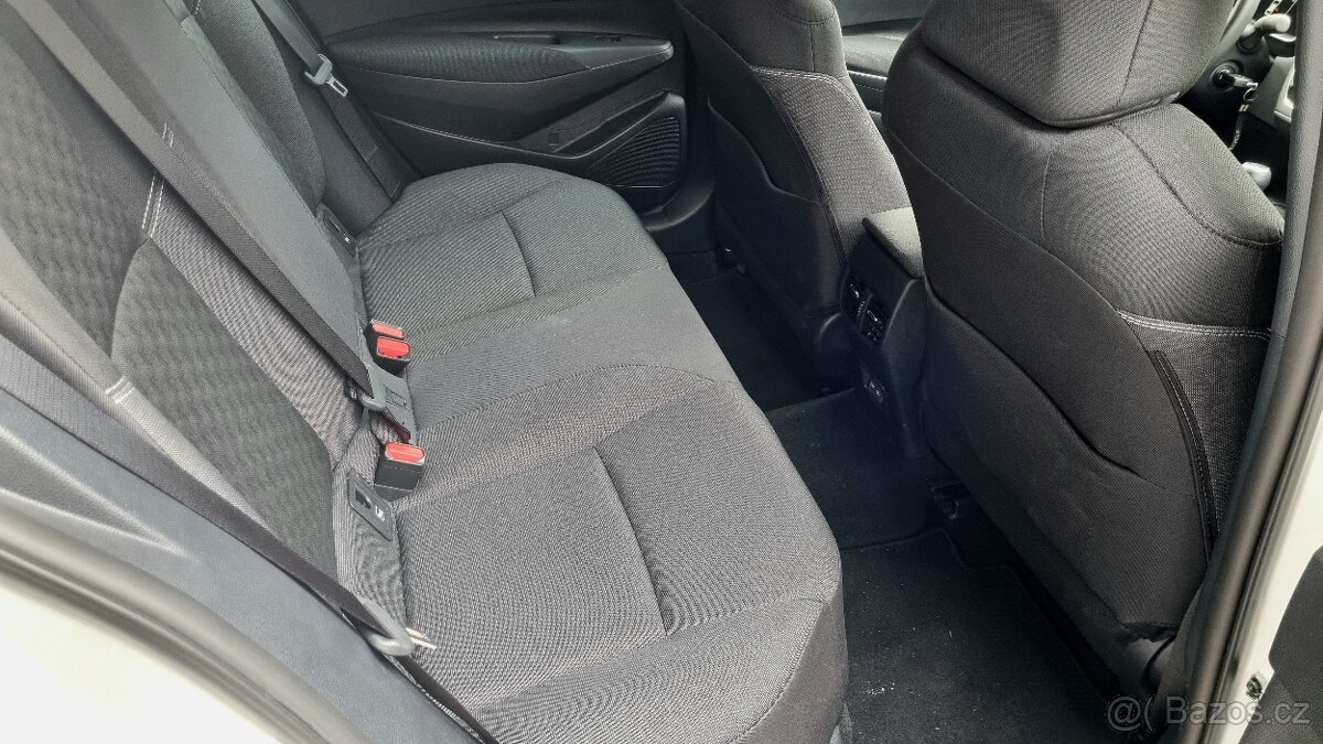 TOYOTA COROLLA 1.5 SDN 2025 COMFORT ODPOČET DPH - 15