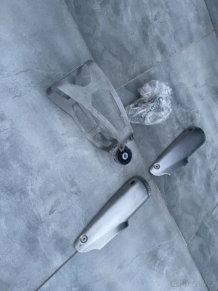 Nosič na bočné kufre BMW R1200GS - 15