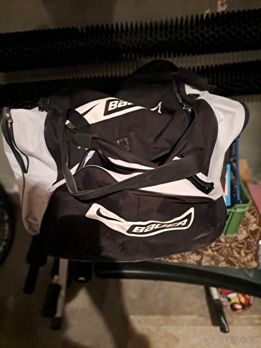 Hokejové vybaveni - 15